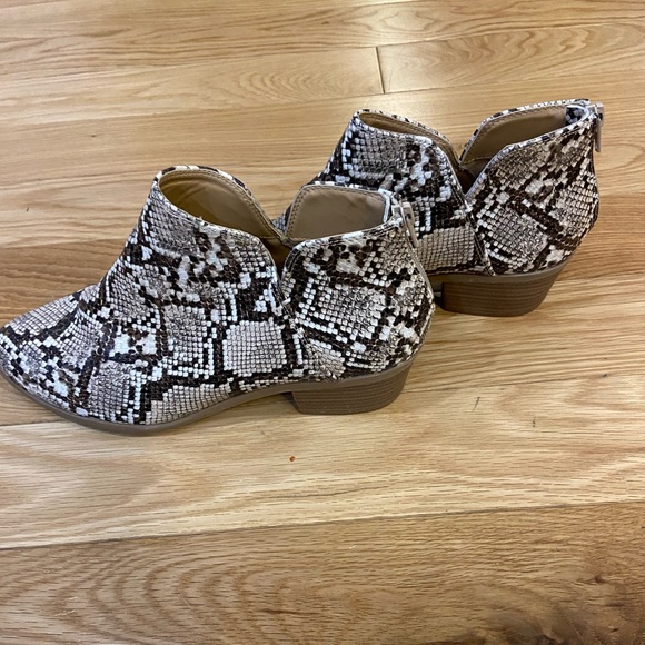 Express Faux Snake Booties - Picture 3 of 8